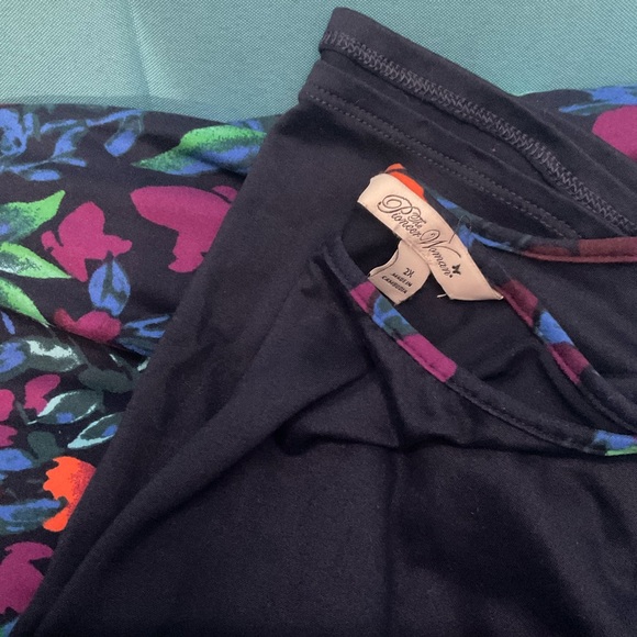 The Pioneer Woman Navy Blue and Floral Pajama Set 26”p2p 25”length - Picture 3 of 3